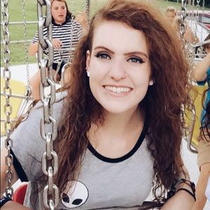 Meet your Posher, Carly